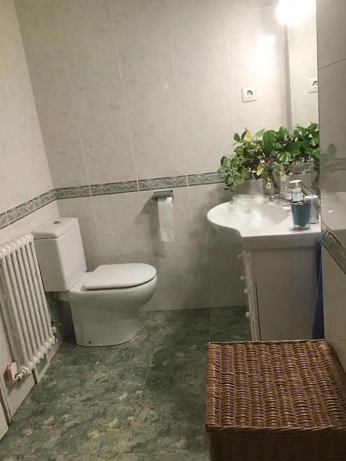 Superviews: Private Room with Bath, Parking & Netflix Bilbao