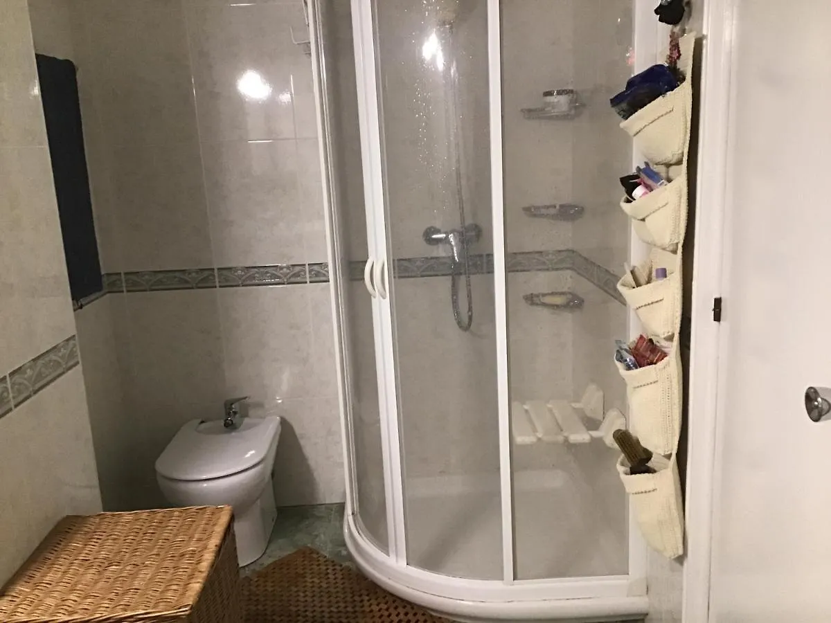 Homestay Superviews: Private Room with Bath, Parking & Netflix Bilbao Spain