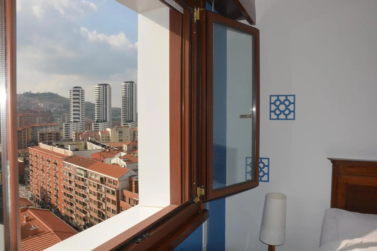 Superviews: Private Room with Bath, Parking & Netflix Bilbao