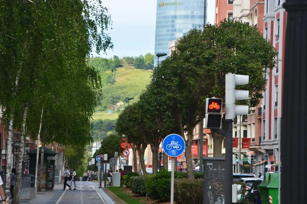 Superviews: Private Room with Bath, Parking & Netflix Bilbao